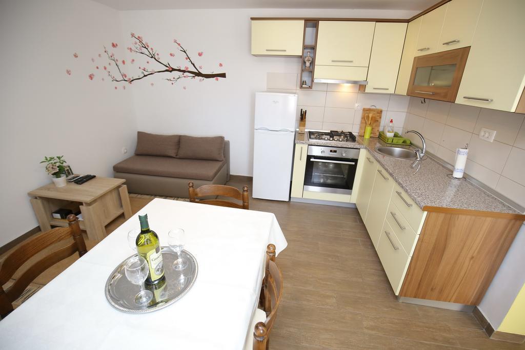 Apartment Marta Ražanac Esterno foto