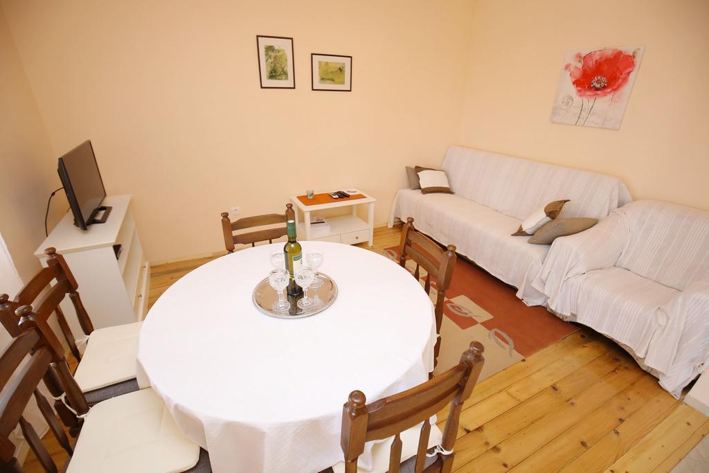 Apartment Marta Ražanac Esterno foto