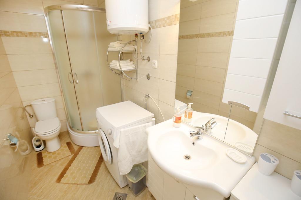 Apartment Marta Ražanac Esterno foto