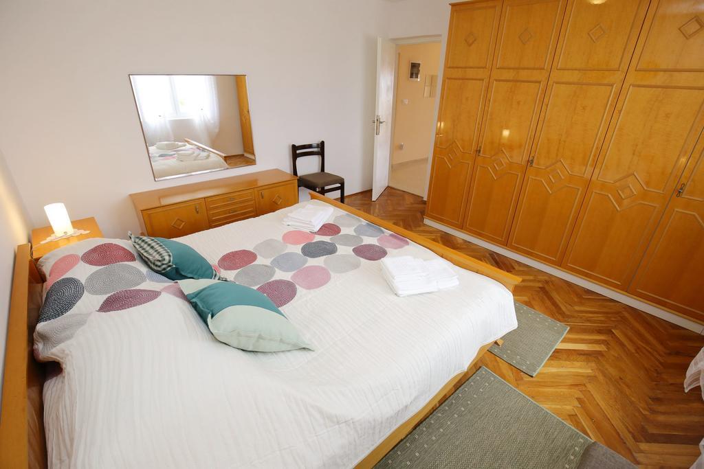 Apartment Marta Ražanac Esterno foto
